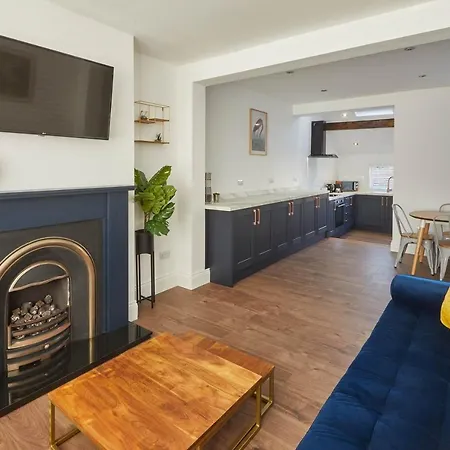 Host&stay - Montrose View